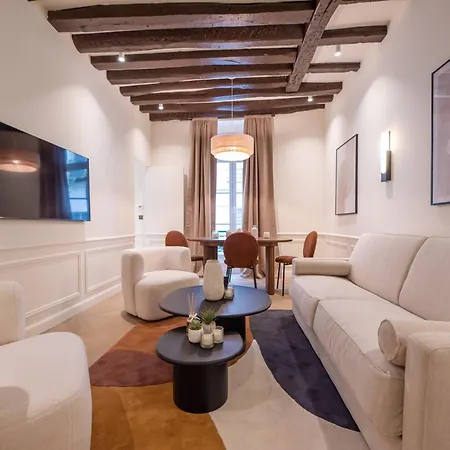 Louvre Saint Honore Apartment Paris